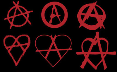 Различные символы анархии, характерные как для алисоманов, так и для других неформалов.